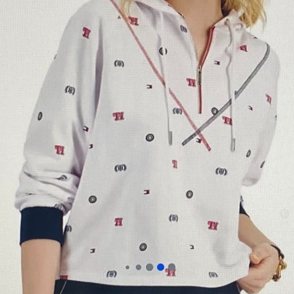 @@@TOMMY HILFIGER@@@ Tommy Hilfiger Women's 1/2 Zip Hoodie. Size: L